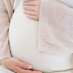 更值得注意的🚣👞是积压订单（🧸🔇Back👱log）的数据🌗：2440亿美元💘